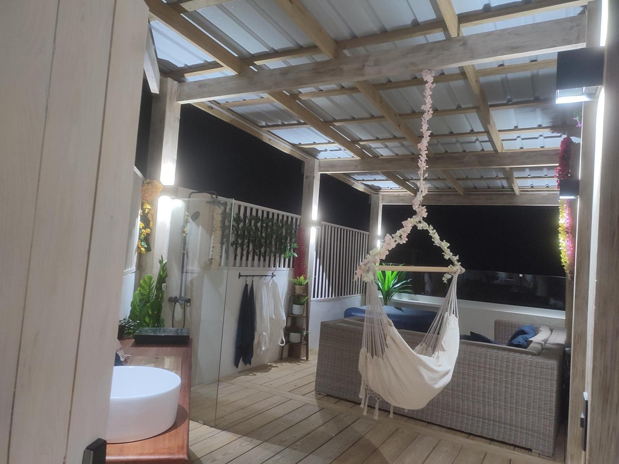 Seawinds Studio - Beachfront Getaway 카바레테 객실 사진